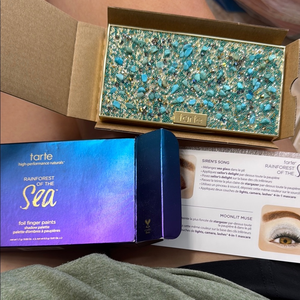 New in Box - Tarte Rainforest of the Sea Foil Finger Paints Palette